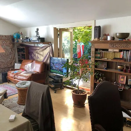 ベッド・アンド・ブレックファスト Cozy In With Garden